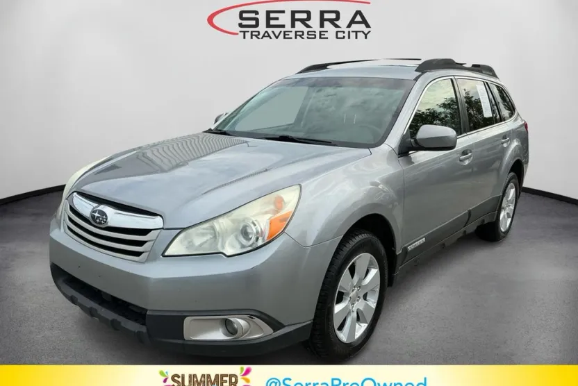 2011 Subaru Outback 2.5i Premium photo 1