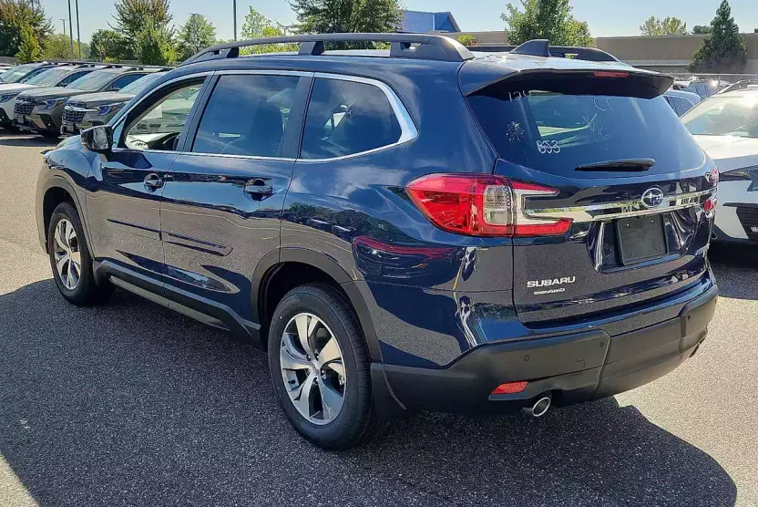 2025 Subaru Ascent Premium photo 1