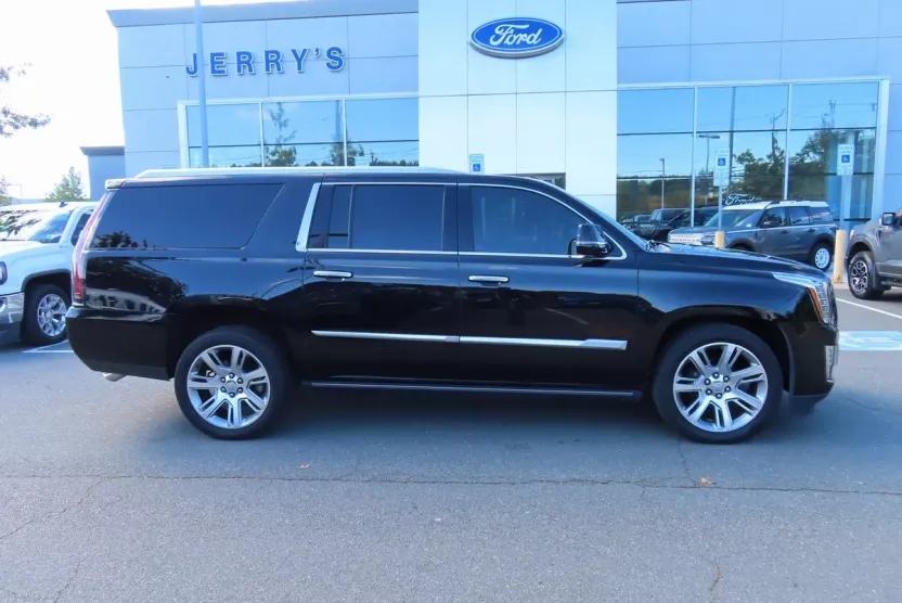 2020 Cadillac Escalade ESV Premium Luxury photo 1