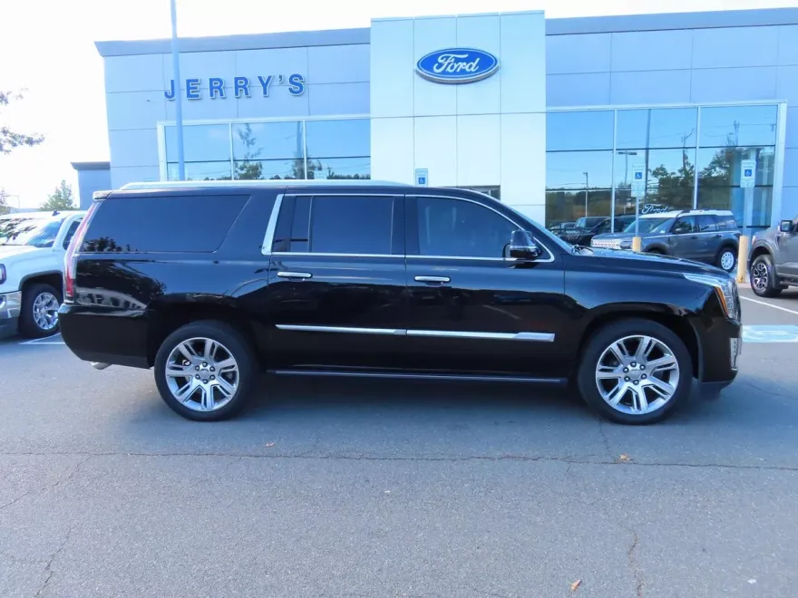 2020 Cadillac Escalade ESV Premium Luxury photo 1