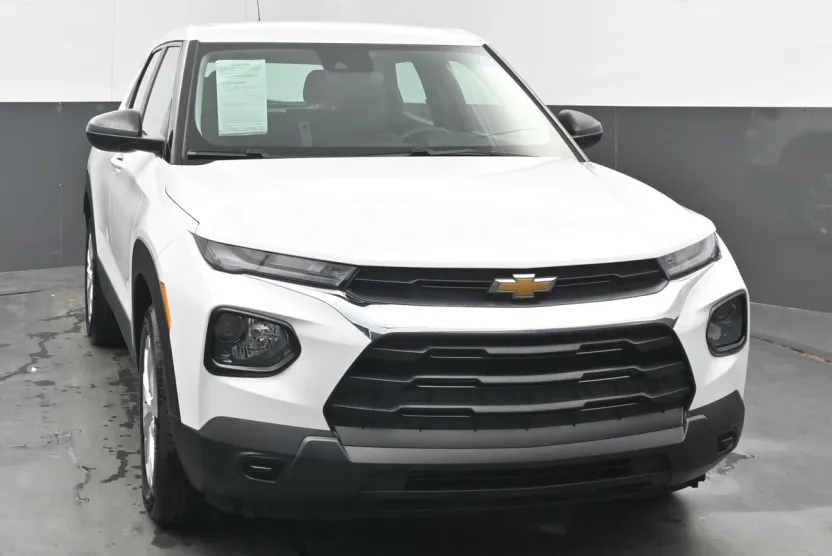 2023 Chevrolet Trailblazer LS photo 1