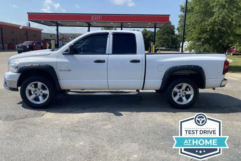 2008 Dodge Ram SLT photo 1