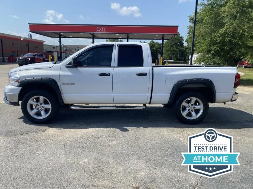 2008 Dodge Ram SLT photo 1
