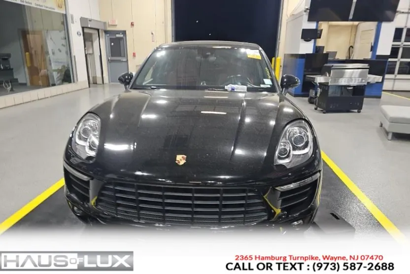 2018 Porsche Macan photo 1