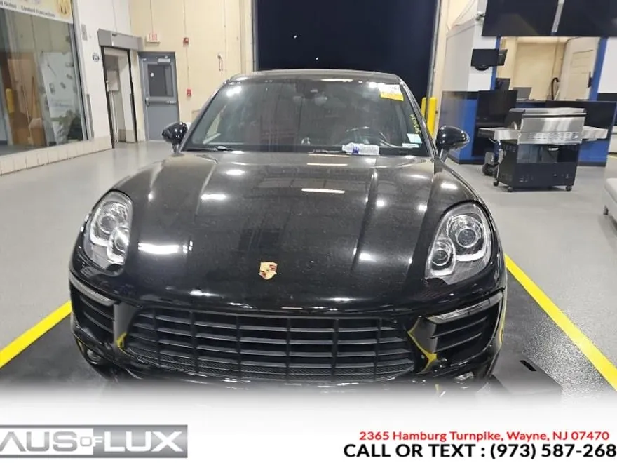 2018 Porsche Macan photo 1