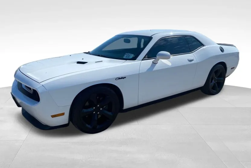 2012 Dodge Challenger R/T photo 1