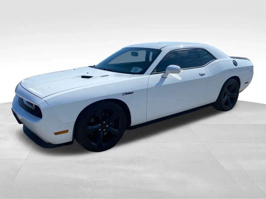 2012 Dodge Challenger R/T photo 1
