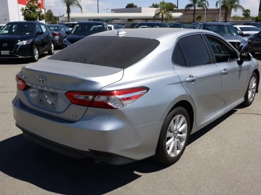 2020 Toyota Camry LE photo 1
