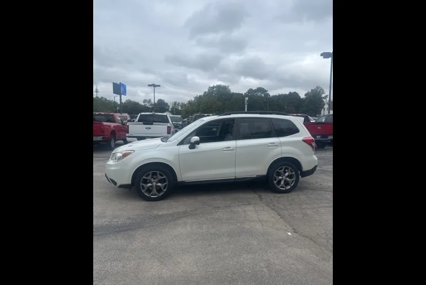 2015 Subaru Forester 2.5i Touring photo 1