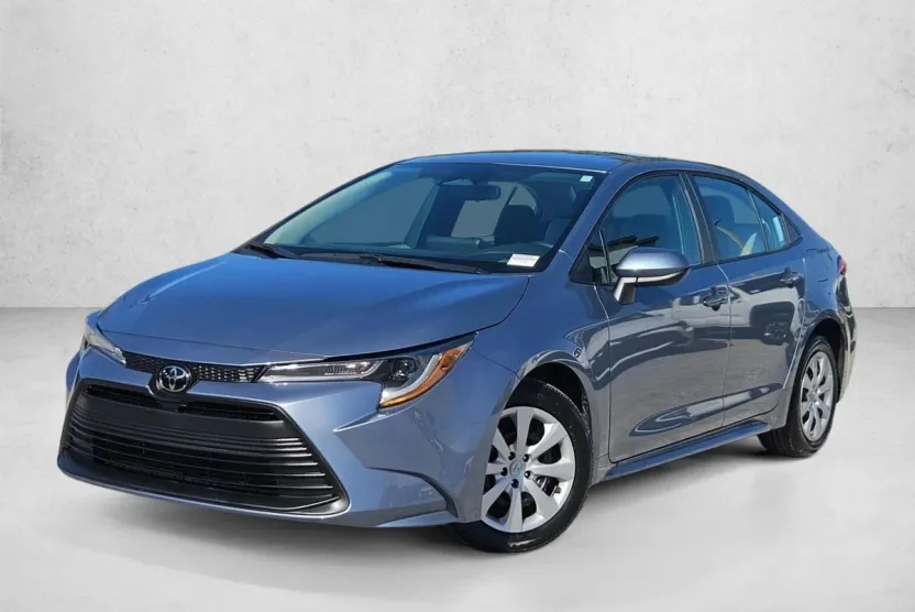 2024 Toyota Corolla LE photo 1