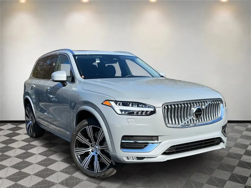 2025 Volvo XC90 Plus photo 1