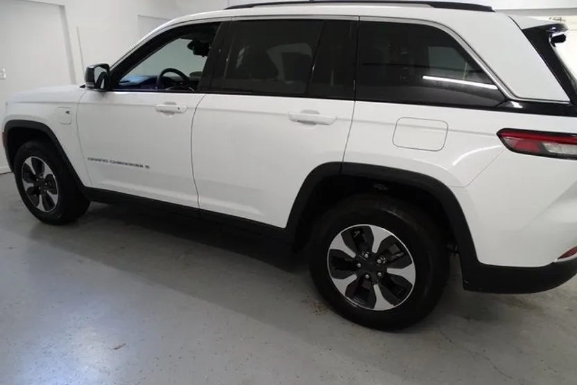 2022 Jeep Grand Cherokee Limited 4xe photo 1