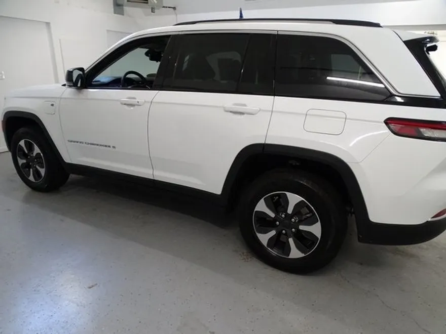 2022 Jeep Grand Cherokee Limited 4xe photo 1