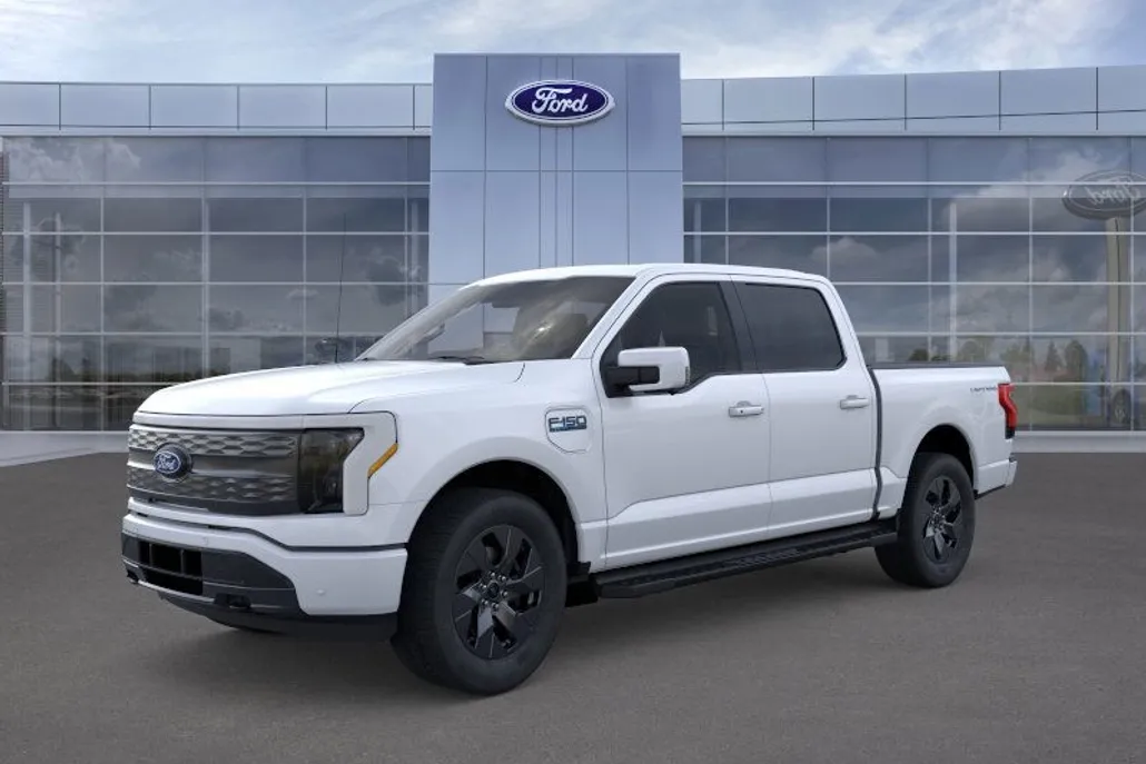 2025 Ford F-150 Lightning Lariat photo 1