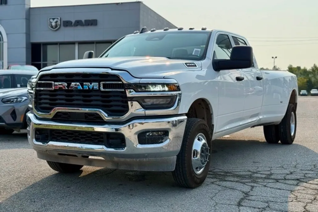 2026 Ram 3500 Tradesman photo 1
