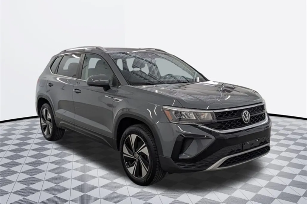 2023 Volkswagen Taos SE photo 1