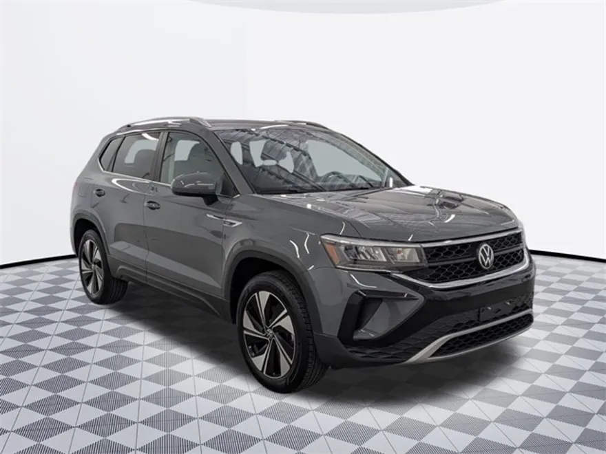 2023 Volkswagen Taos SE photo 1