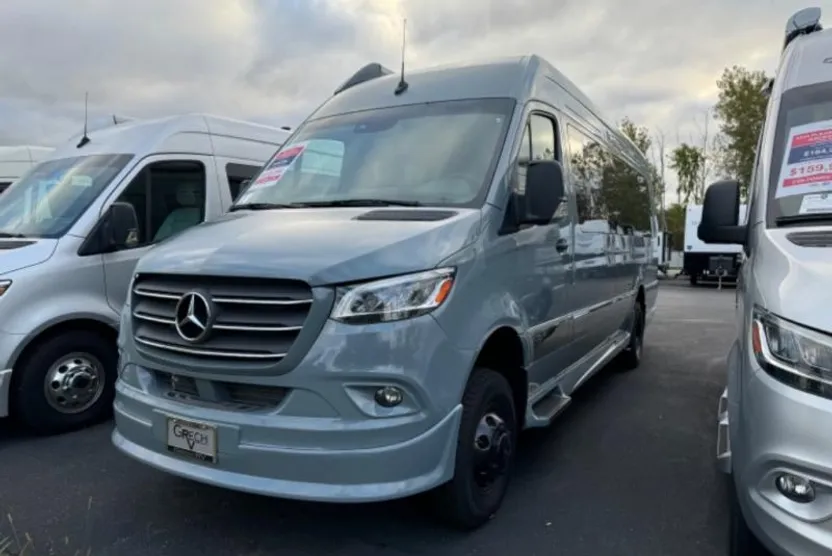 2024 Mercedes Benz Sprinter 3500 photo 1