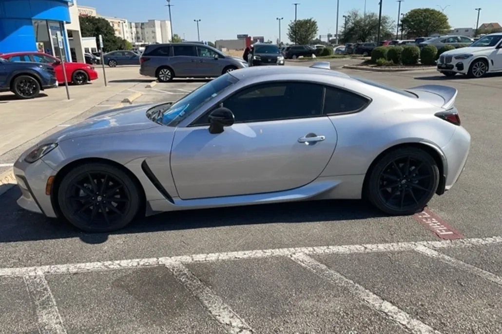 2023 Toyota GR86 Premium photo 1