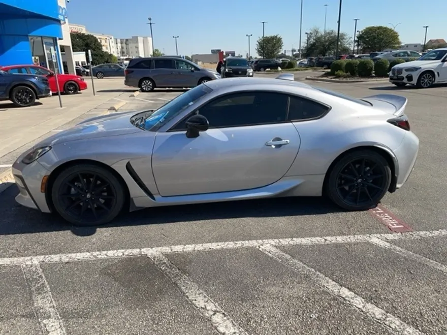 2023 Toyota GR86 Premium photo 1