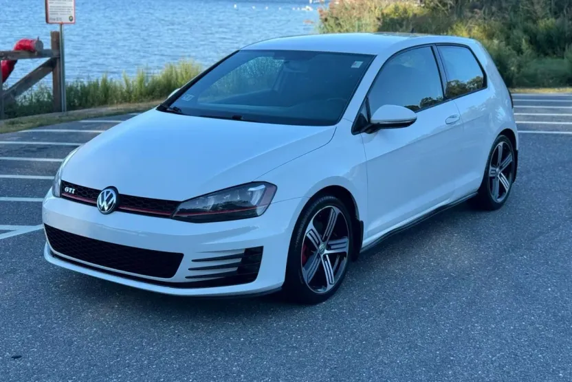 2016 Volkswagen Golf GTI S photo 1