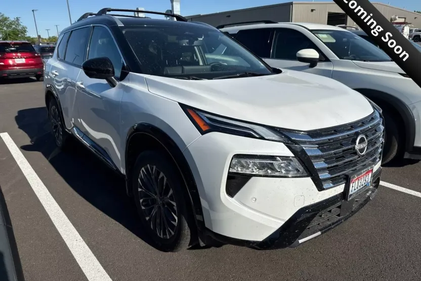 2024 Nissan Rogue Platinum photo 1