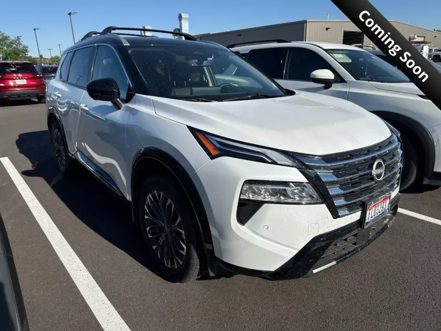 2024 Nissan Rogue Platinum photo 1