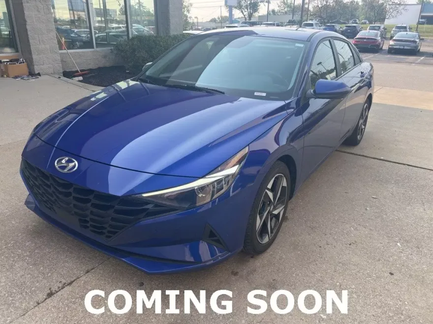 2023 Hyundai Elantra SEL photo 1