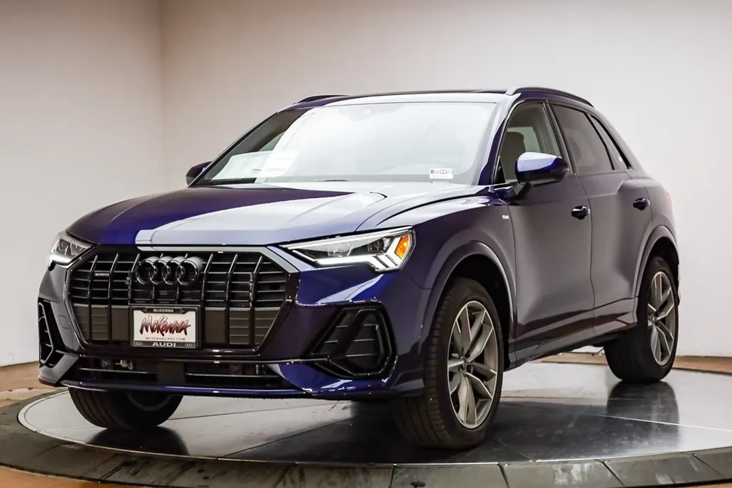 2025 Audi Q3 45 TFSI S line Premium photo 1