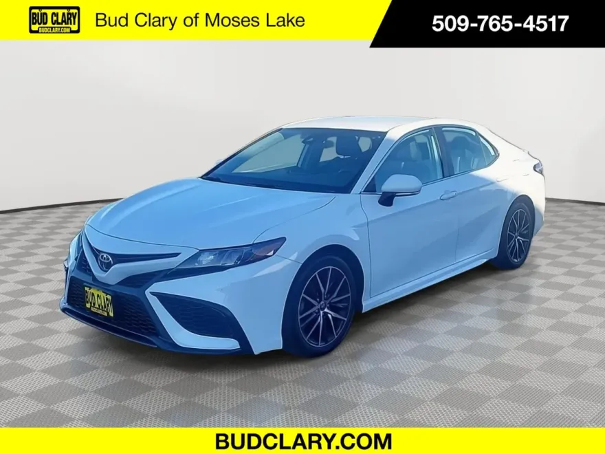 2021 Toyota Camry SE photo 1