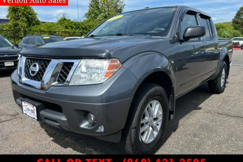 2016 Nissan Frontier Crew Cab SV photo 1