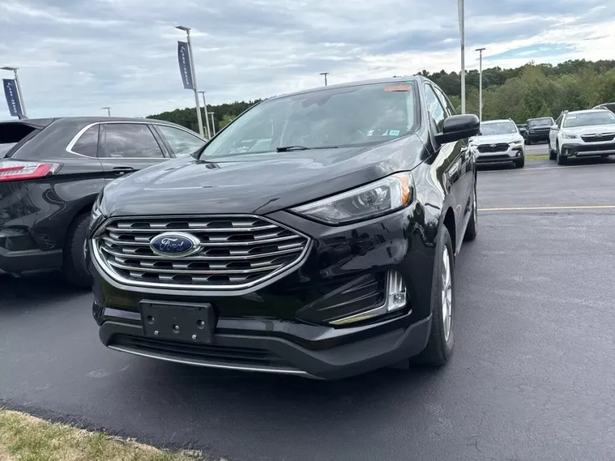 2022 Ford Edge SEL photo 1