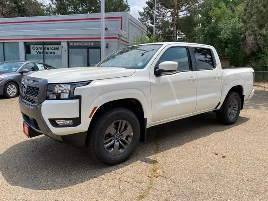2025 Nissan Frontier SV photo 1