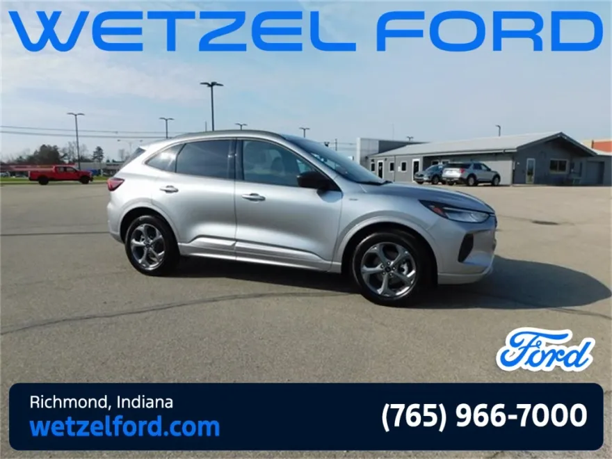 2024 Ford Escape ST-Line photo 1