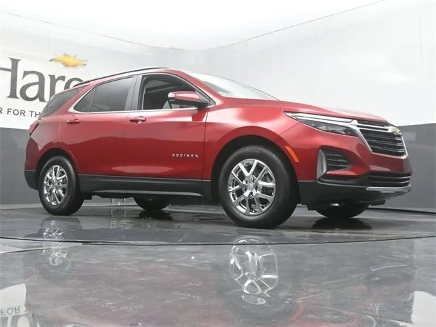 2023 Chevrolet Equinox LT photo 1