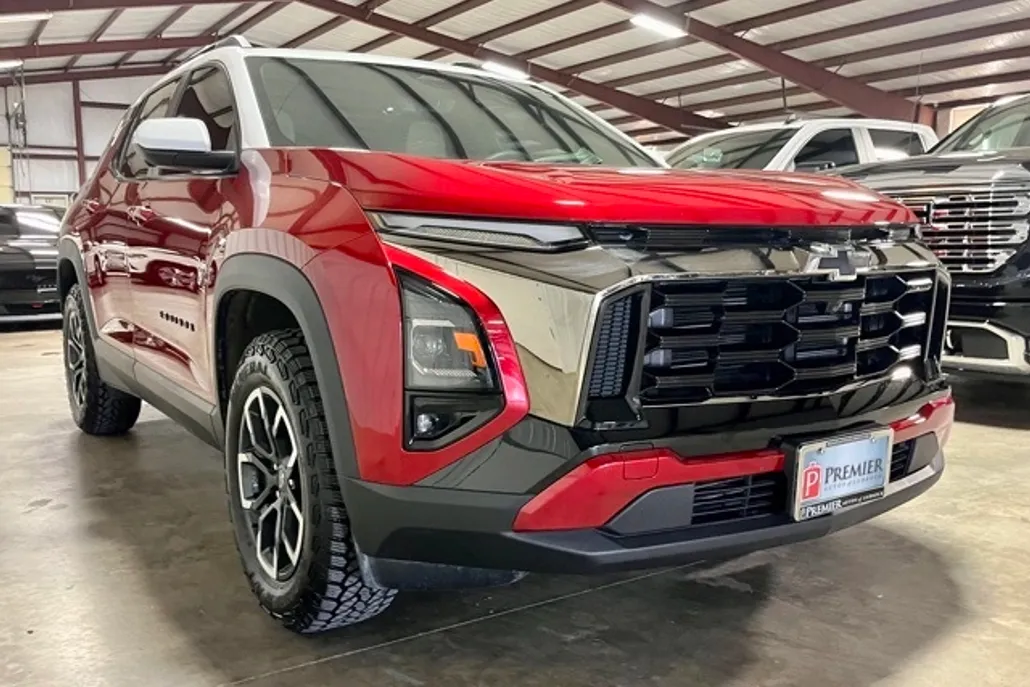 2025 Chevrolet Equinox ACTIV photo 1