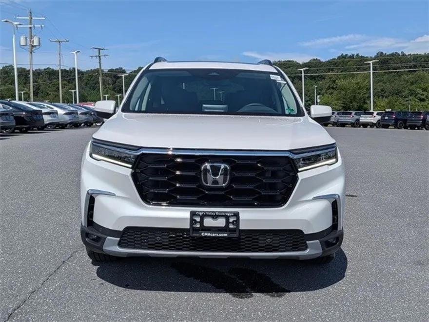 2025 Honda Pilot Touring photo 1