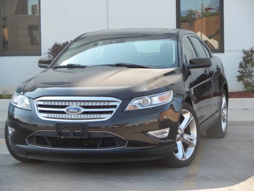 2010 Ford Taurus SHO photo 1