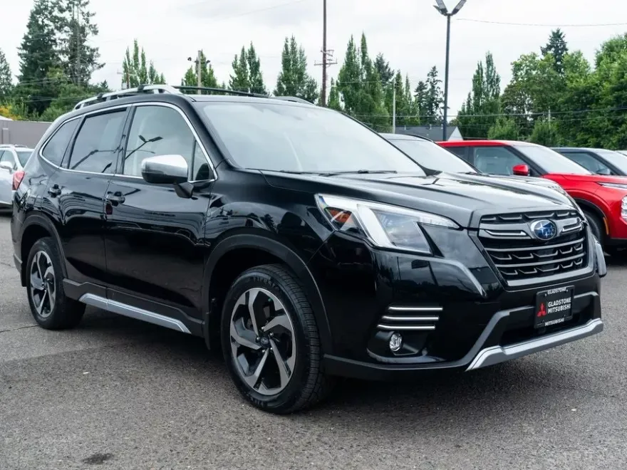 2022 Subaru Forester Touring photo 1