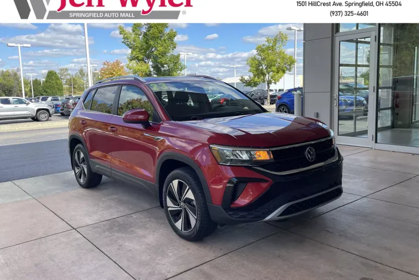 2023 Volkswagen Taos SE photo 1