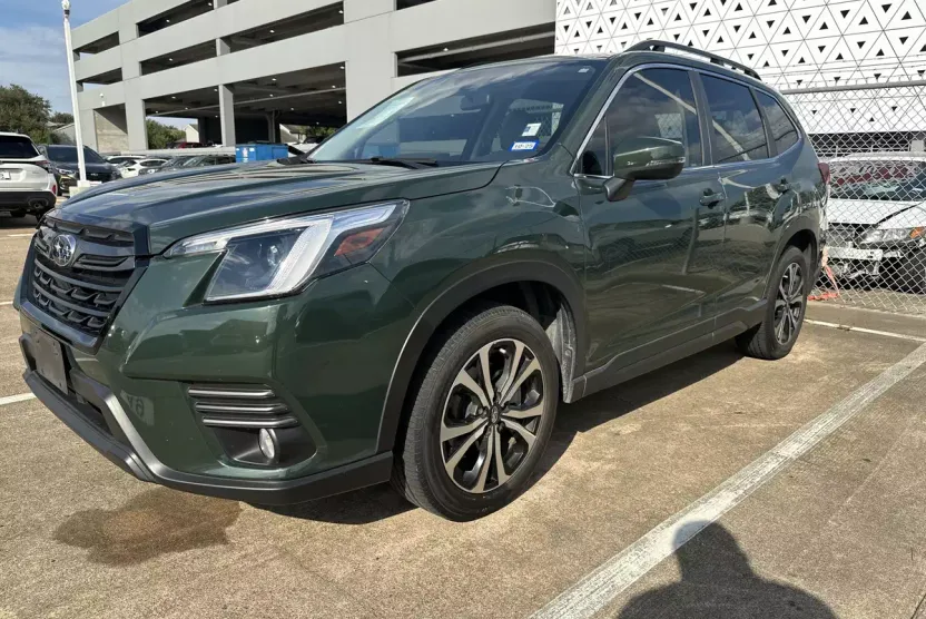 2022 Subaru Forester Limited photo 1