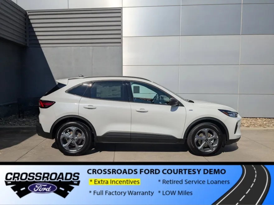 2025 Ford Escape ST-Line photo 1