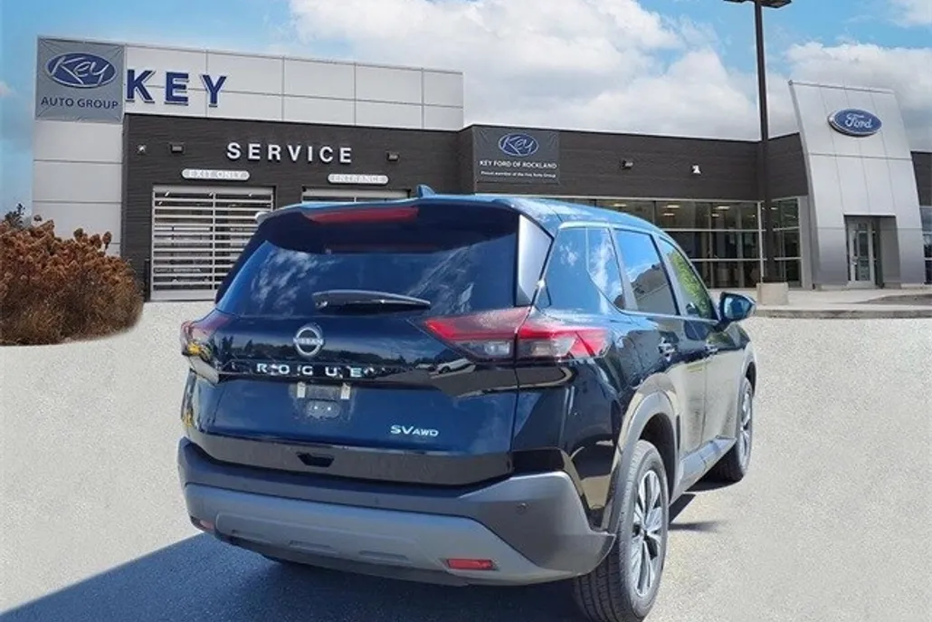 2023 Nissan Rogue SV photo 1