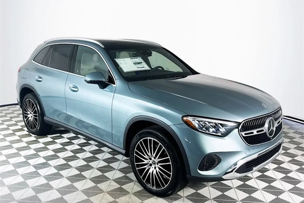 2026 Mercedes Benz GLC 300 photo 1