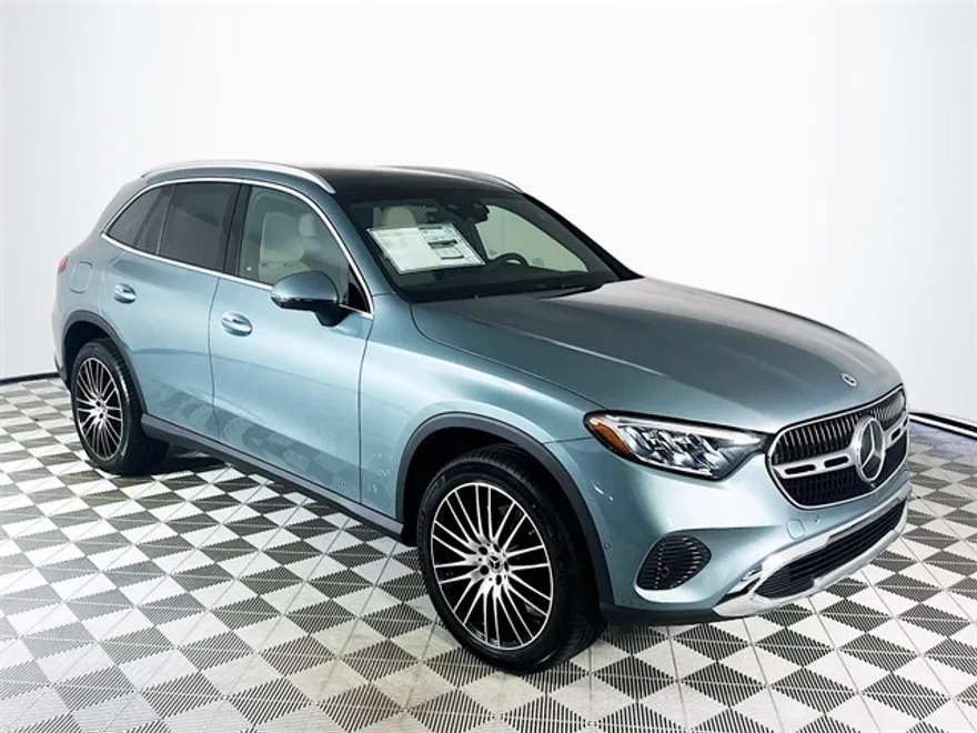 2026 Mercedes Benz GLC 300 photo 1