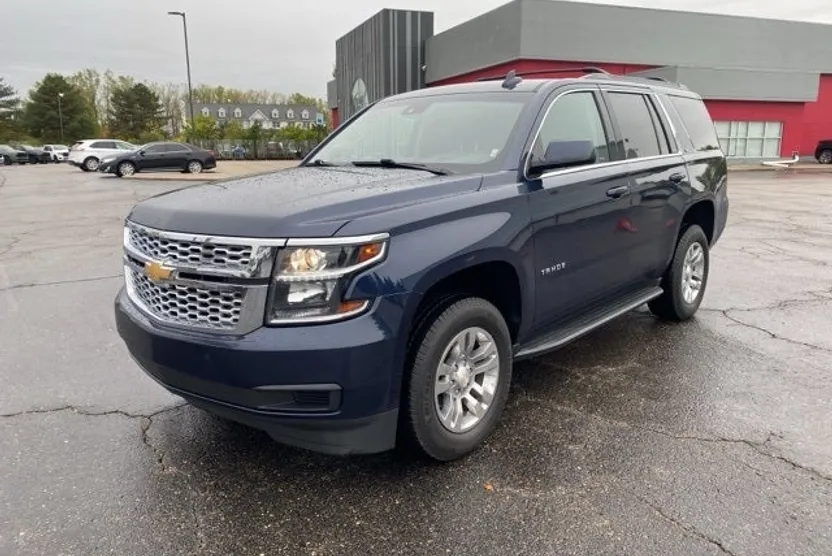 2019 Chevrolet Tahoe LT photo 1