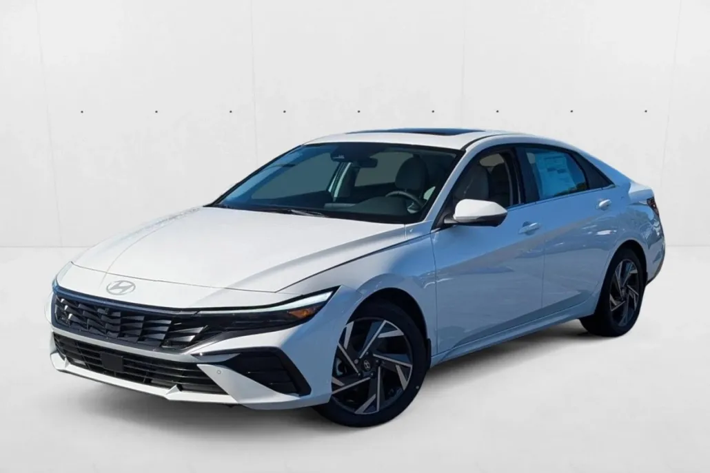 2024 Hyundai Elantra Limited photo 1
