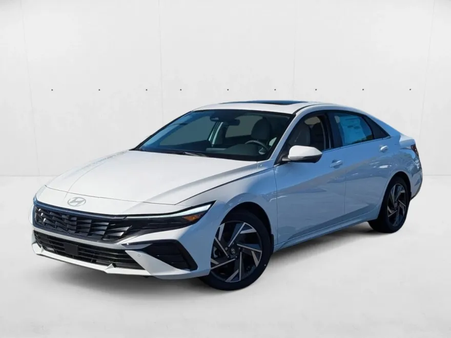 2024 Hyundai Elantra Limited photo 1