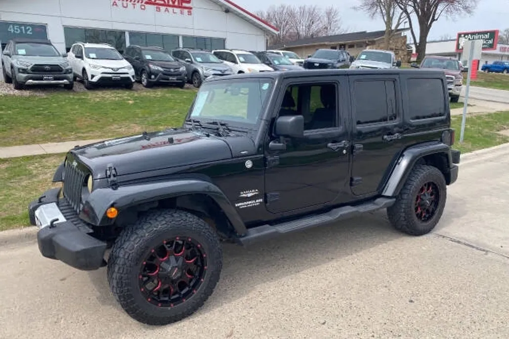 2011 Jeep Wrangler Unlimited Sahara photo 1