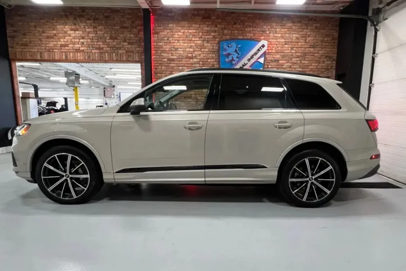 2022 Audi Q7 55 Premium Plus photo 1